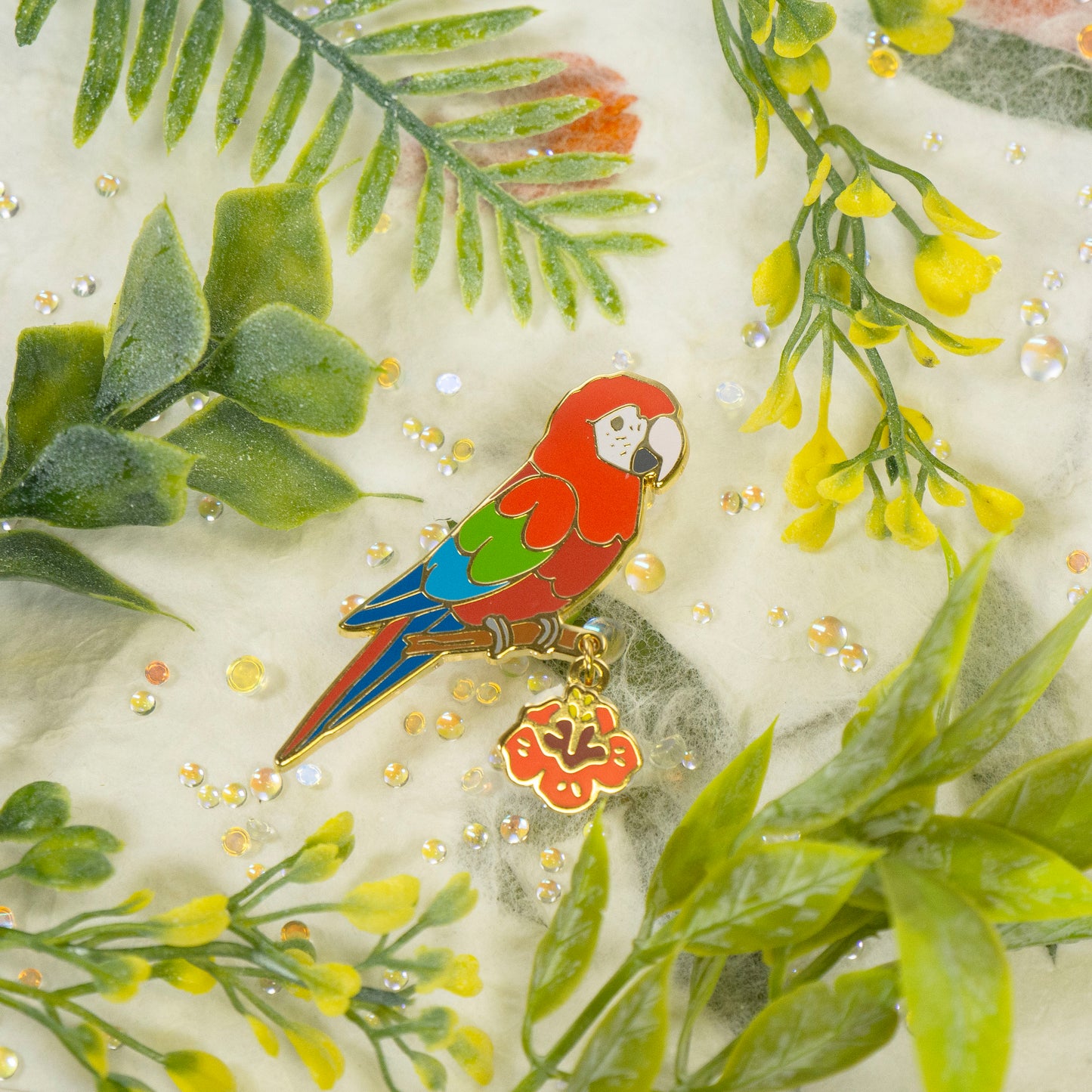 Green-winged Macaw Pin